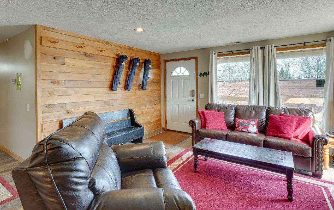 Snowed Inn Cozy Winterplace Ski-Inandski-Out Cabin Ghent المظهر الخارجي الصورة